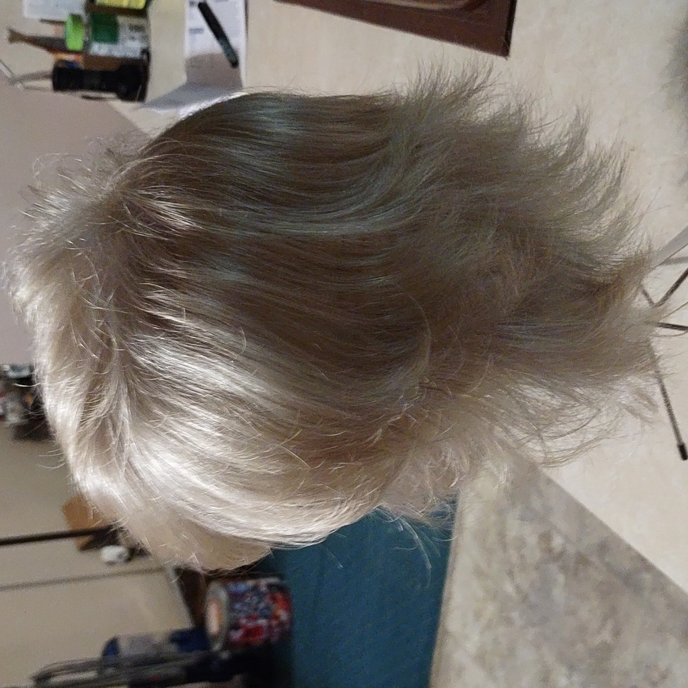 Wig - Picture 2 of 4
